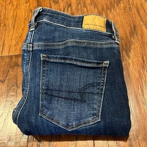 American Eagle size 0 High Rose Jegging Short